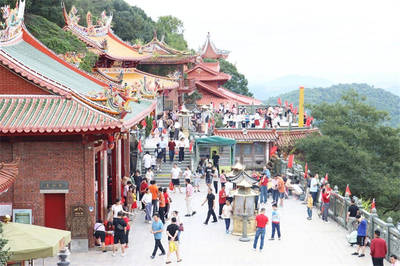 漫步洛陽橋 、徜徉仙公山 國慶黃金周洛江各景區游人如織